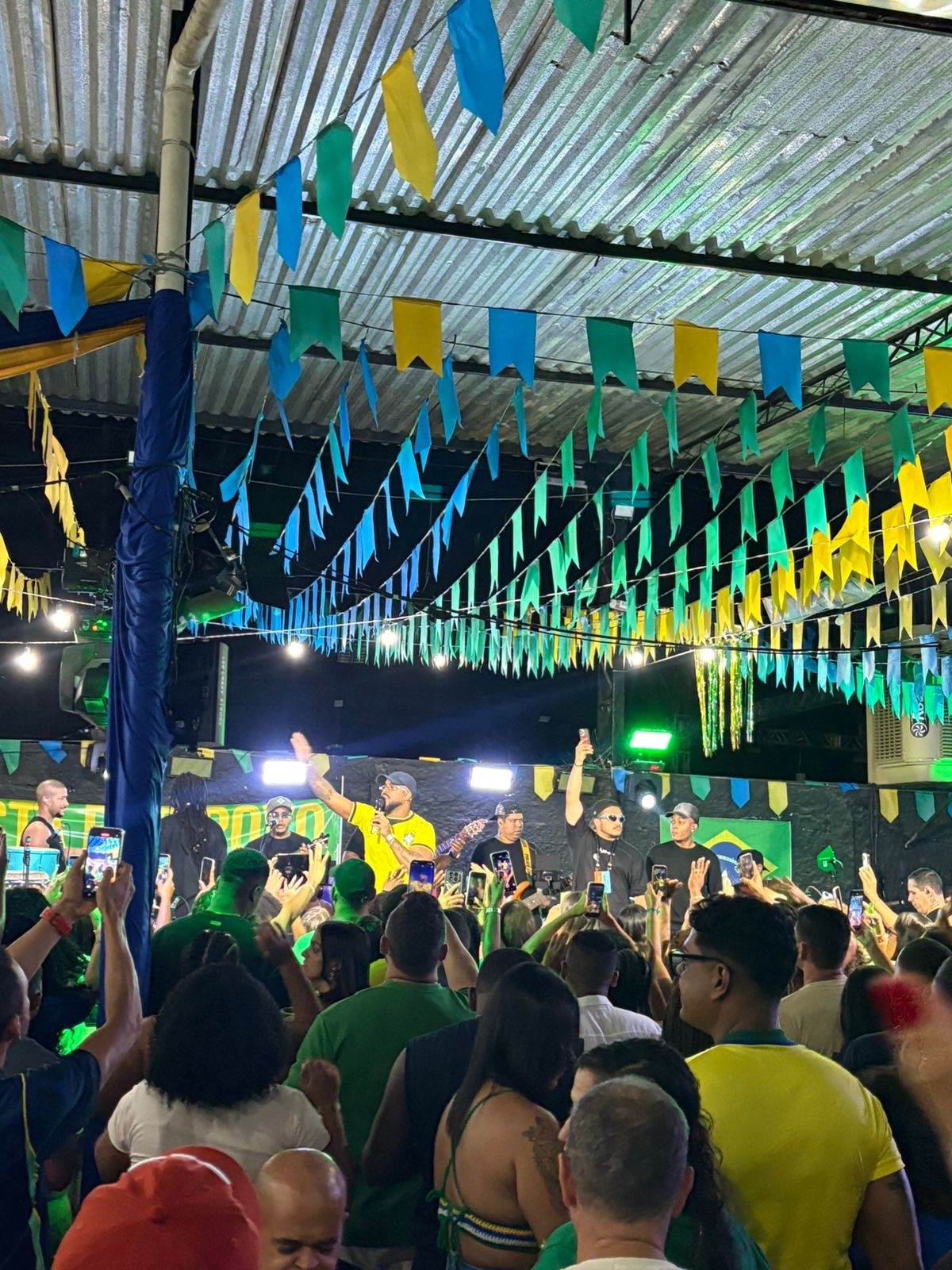 Oxe é Samba movimentou a economia da cidade e levou gente bonita para a festa pré-Copa